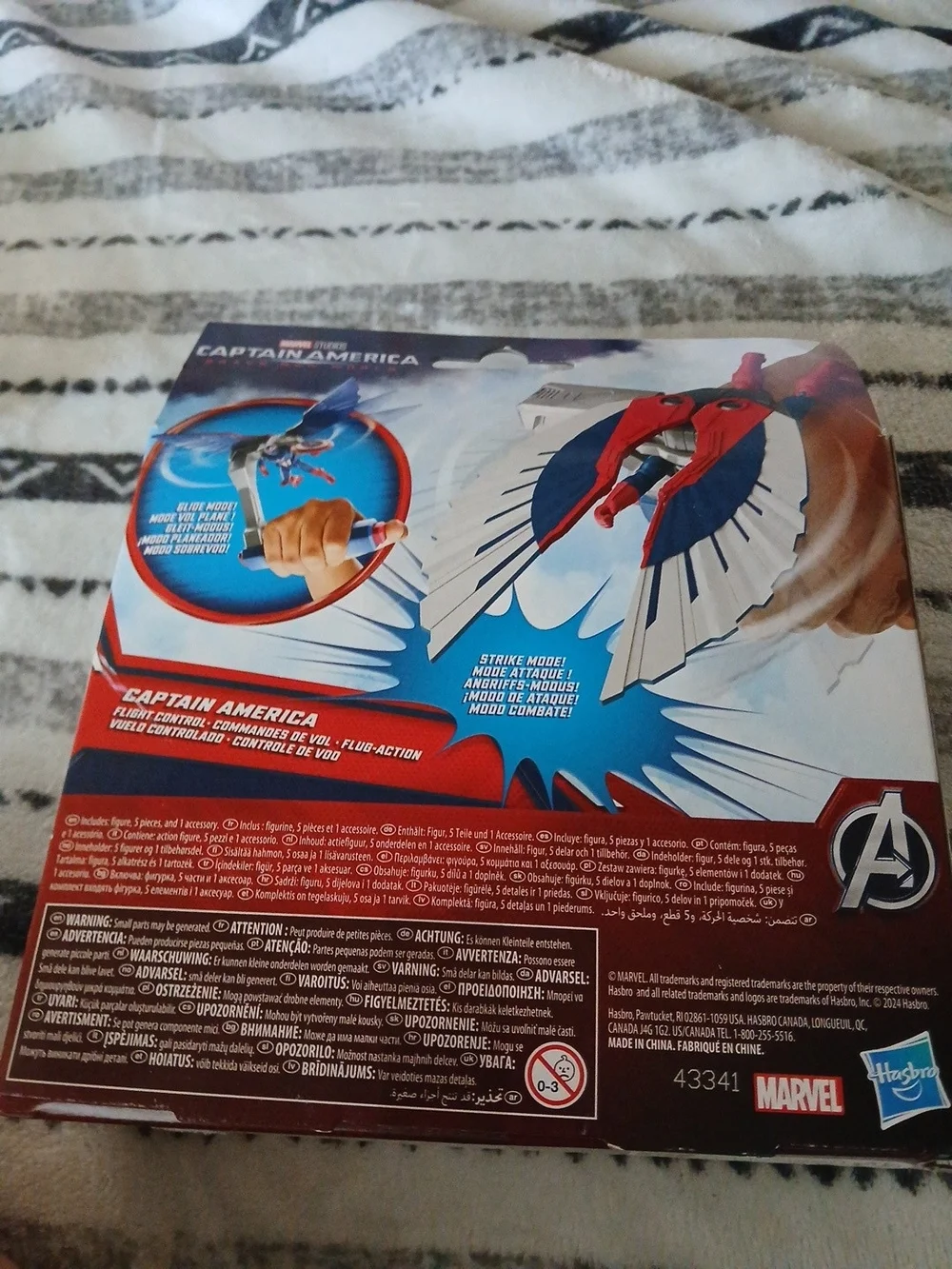 Hasbro Captain America Figure with Blue, Red, White Flight Controls
